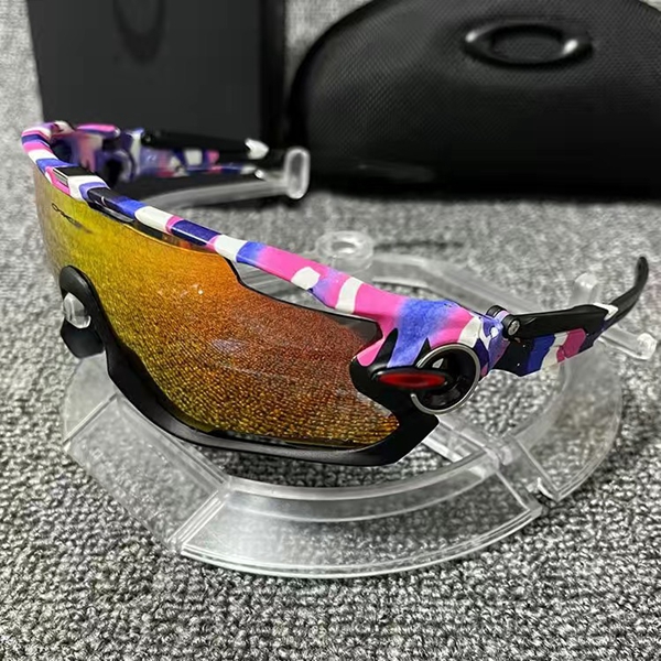 オークリー正面デザイン